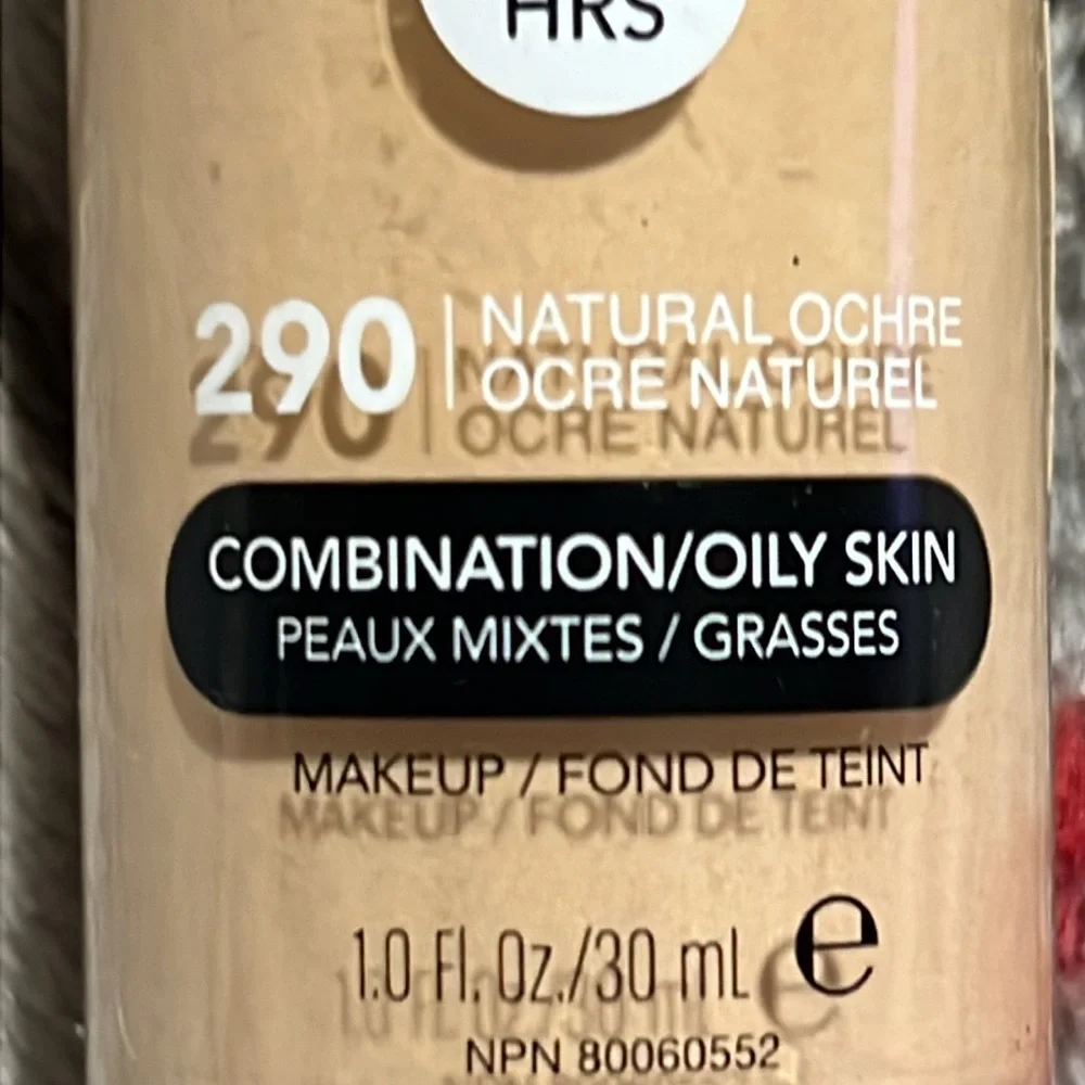 NWT Revlon Color Stay Foundation Long-Lasting Formula- 290 Natural Color